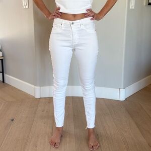 AG Jeans, White Size 26R, The Farrah High-Rise Skinny Ankle
